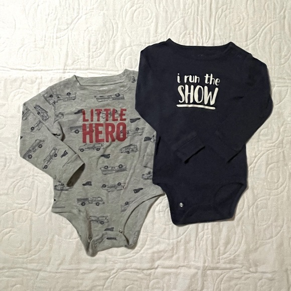 🔖2 Longsleeve Onsies 24 Months Baby B’gosh and Carters